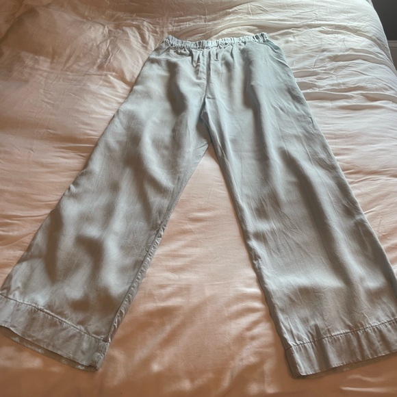 The softest pants you can imagine!  Lightweight, flowy, elastic band. - Picture 4 of 4